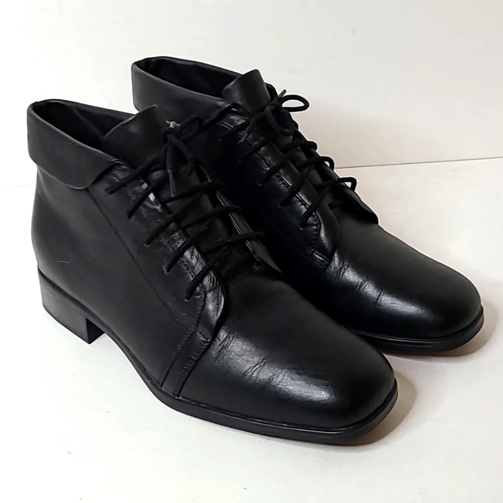 Vintage 90s Y2K St.Johns Bay Leather Ankle Booties Black Cuffed LaceUp Size 9.5W